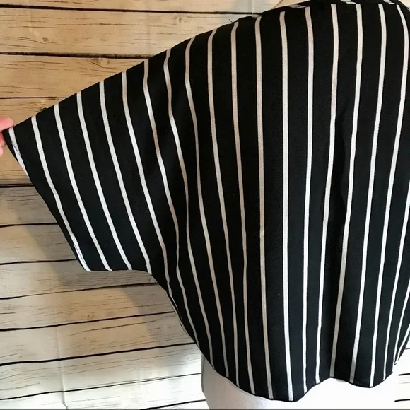 Papermoon by Stitchfix Striped Tie Dolman Top - Picture 4 of 6